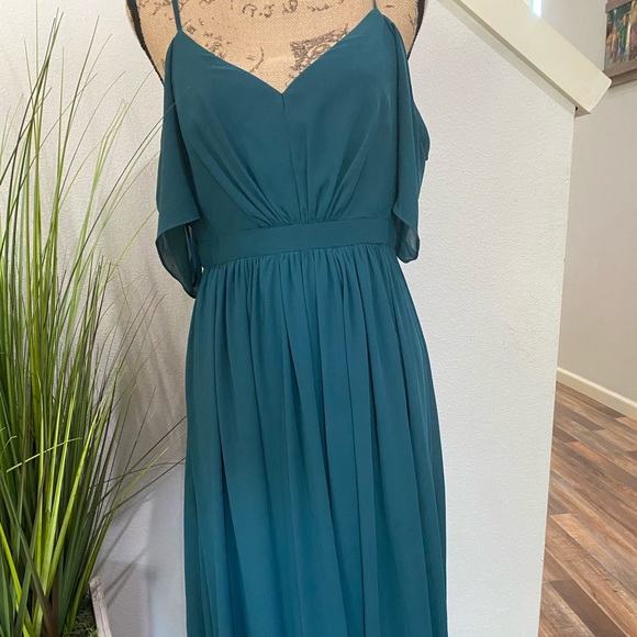 lulus cold shoulder maxi dress in emerald green - Picture 8 of 8
